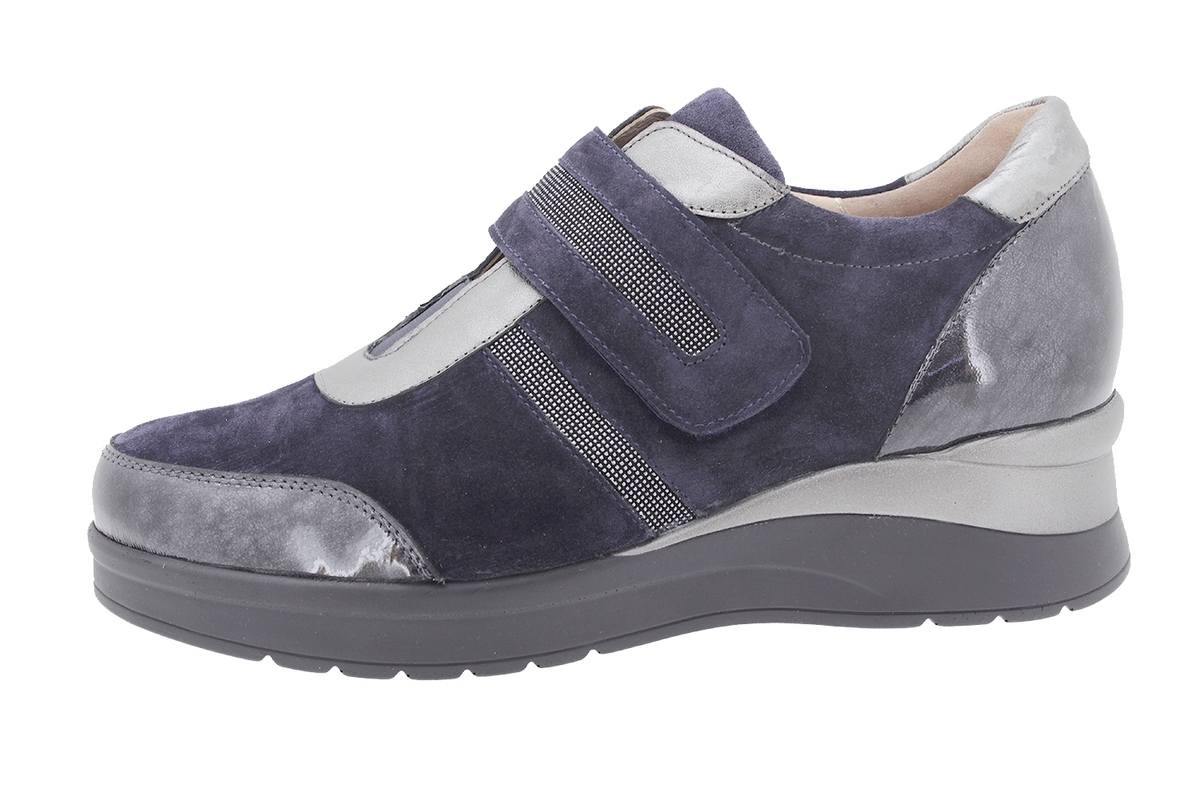 Zapato Tira Ajustable Charolux Carbón 205757