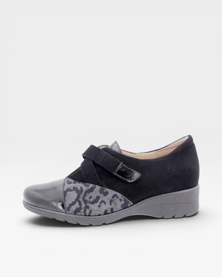 Zapato Tira Ajustable Charol Negro 205956