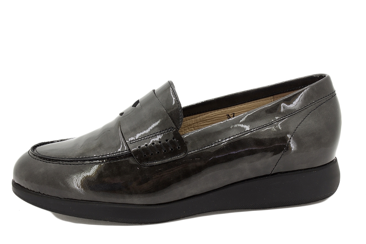 Mocasín Charol Gris 215544