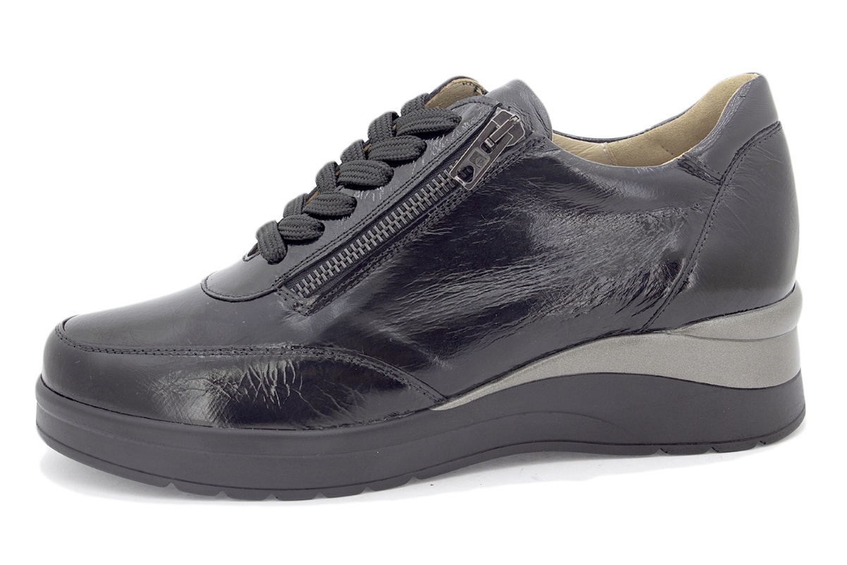 Sneaker Charol Negro 215724