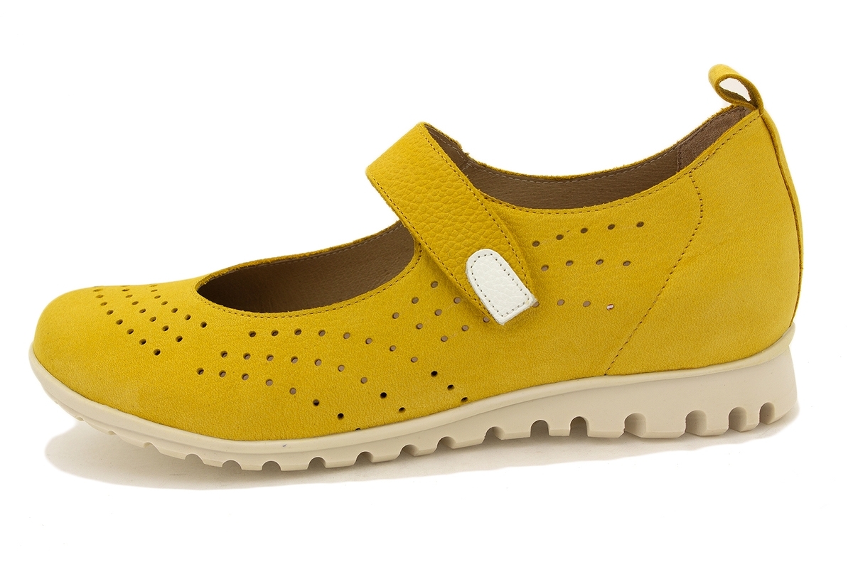 Mary-Jane Nobuck Curry 220563