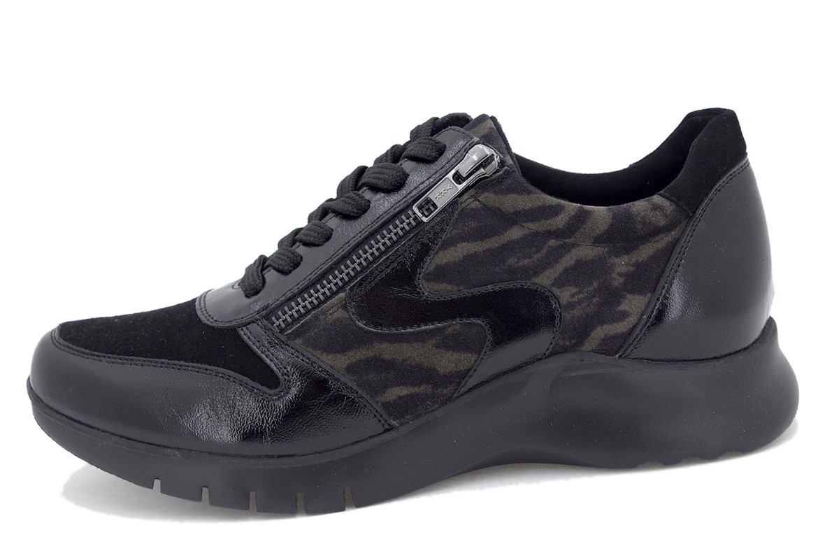 Sneaker Charol Negro 225726