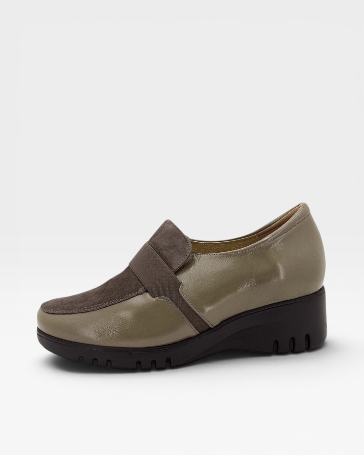 Mocasín Charol Taupe 225934