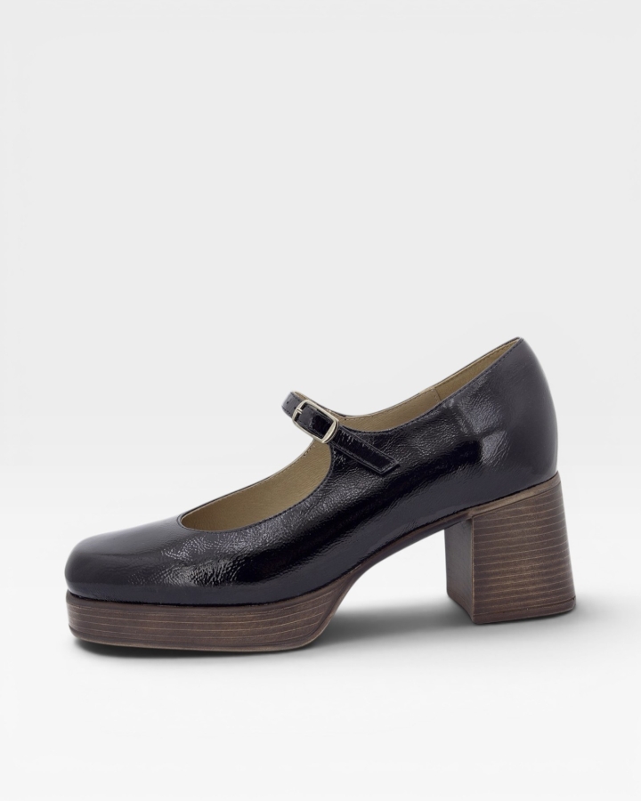 Mary-Jane Charol Negro 235493