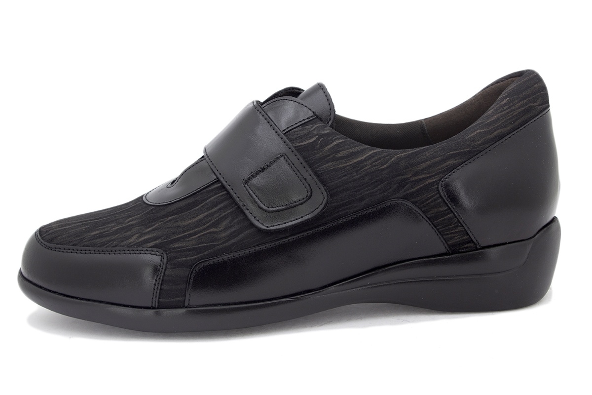 Zapato Tira Ajustable Piel Negro 235578