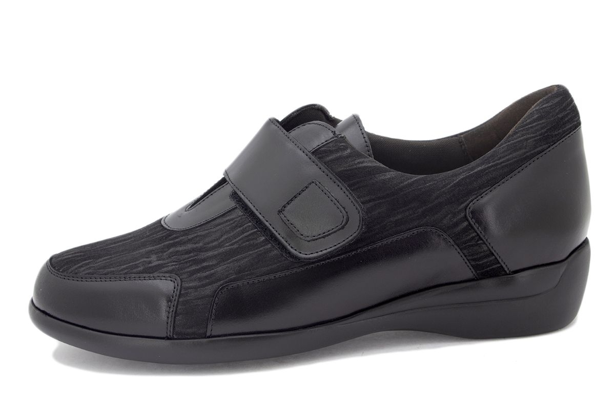 Zapato Tira Ajustable Piel Negro 235578