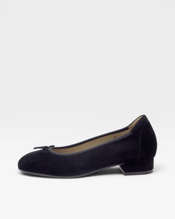 Bailarina Ante Negro 245302