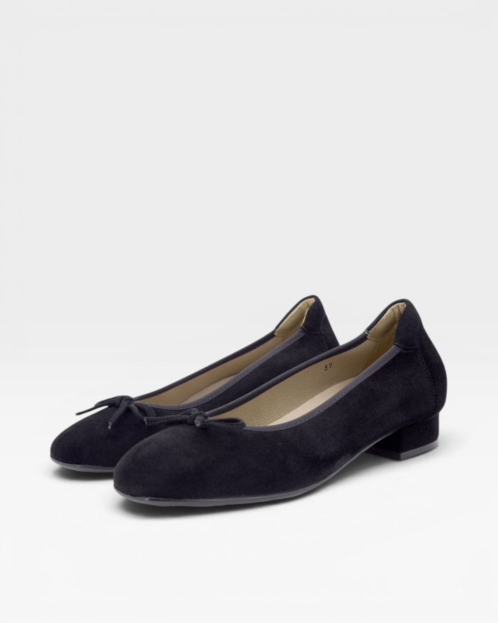 Bailarina Ante Negro 245302