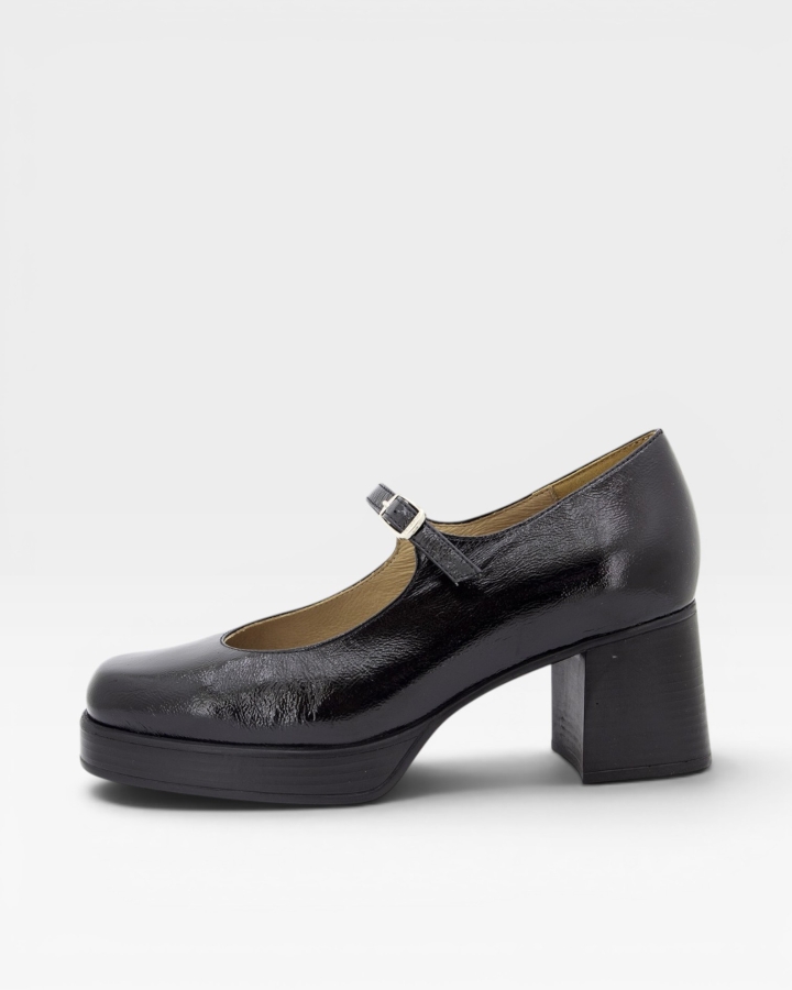 Mary-Jane Charol Negro 245493