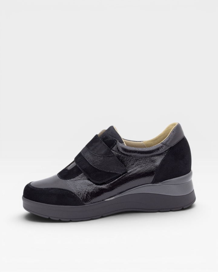 Zapato Tira Ajustable Ante Negro 245752