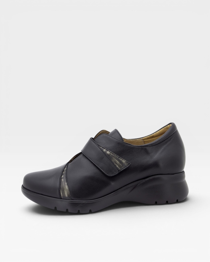Zapato Tira Ajustable Piel Negro 245856