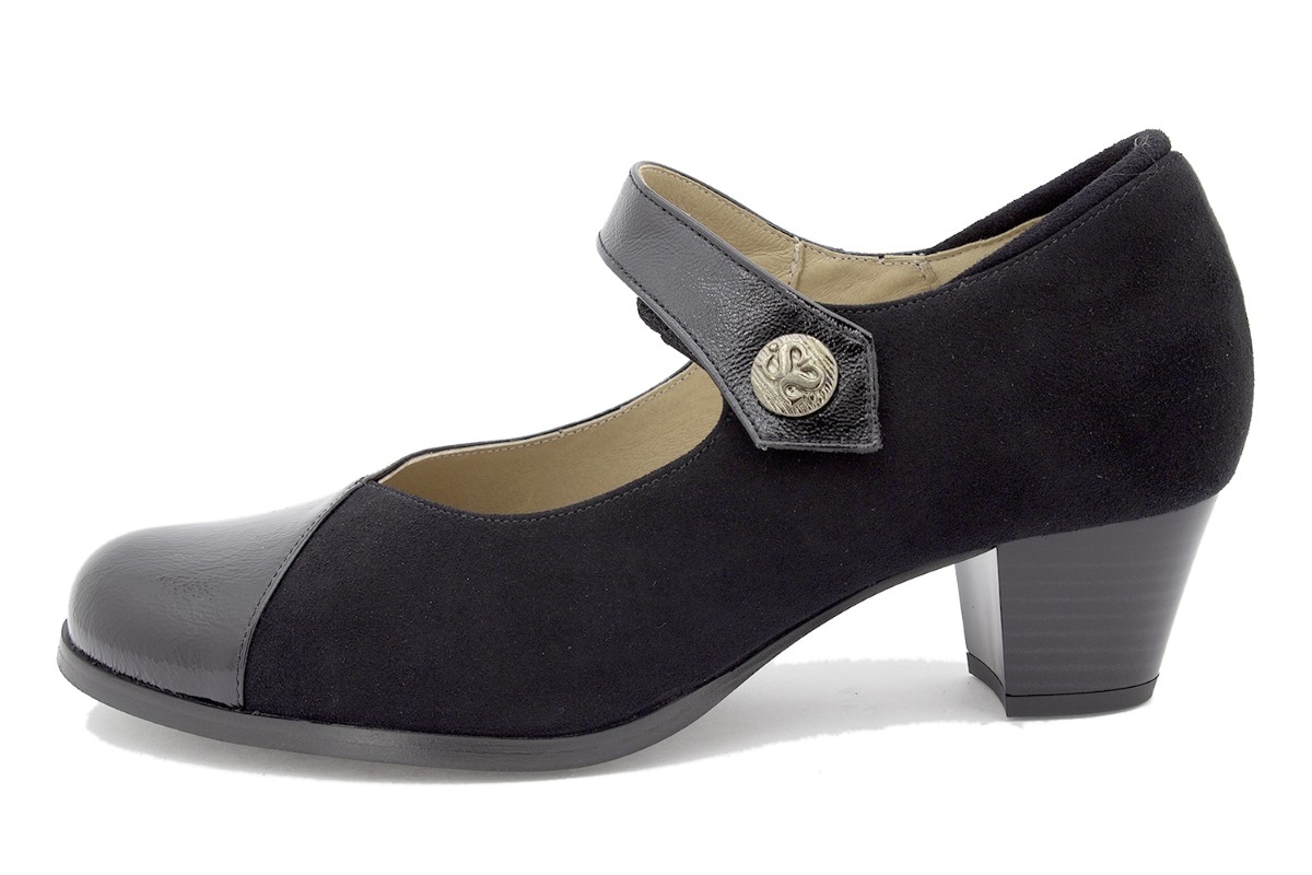 Mary-Jane Charol Negro 255293