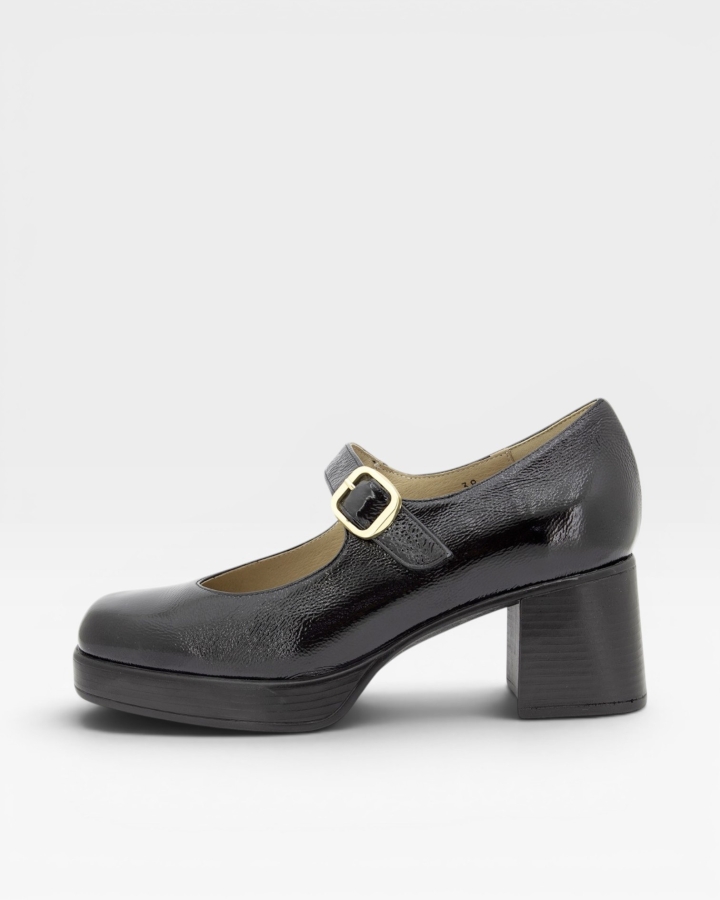 Mary-Jane Charol Negro 255493