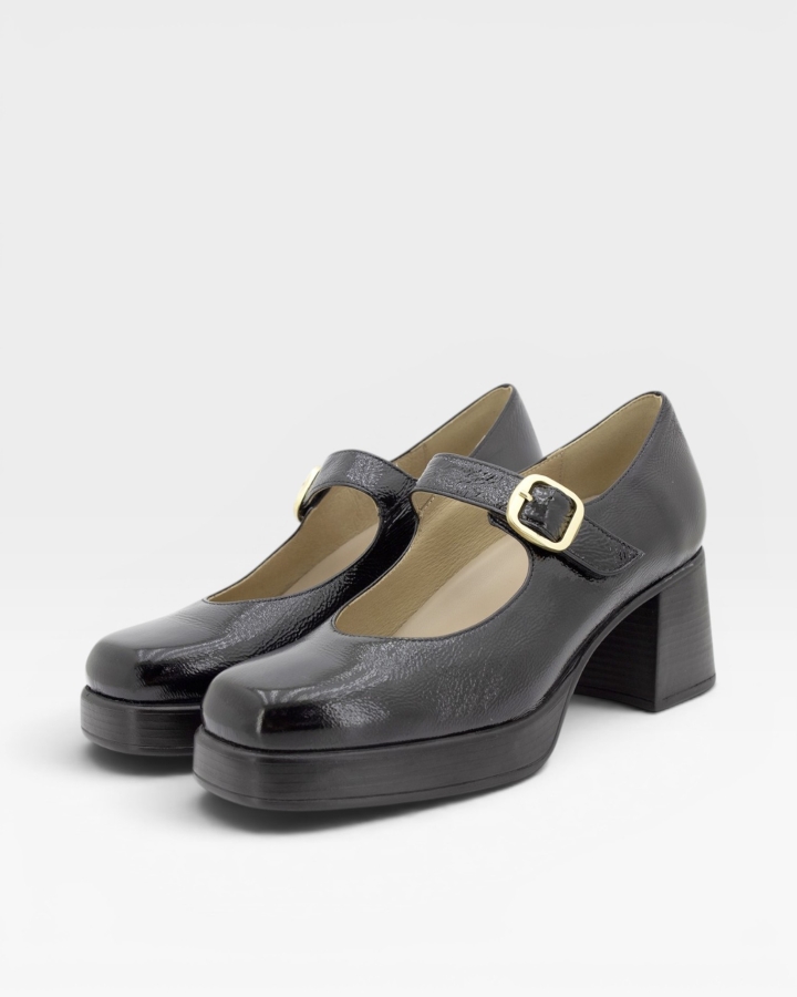 Mary-Jane Charol Negro 255493