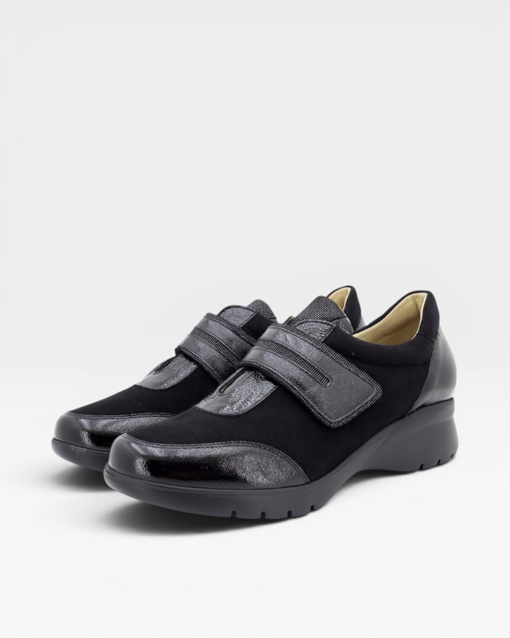 Zapato Tira Ajustable Charol Negro 255852