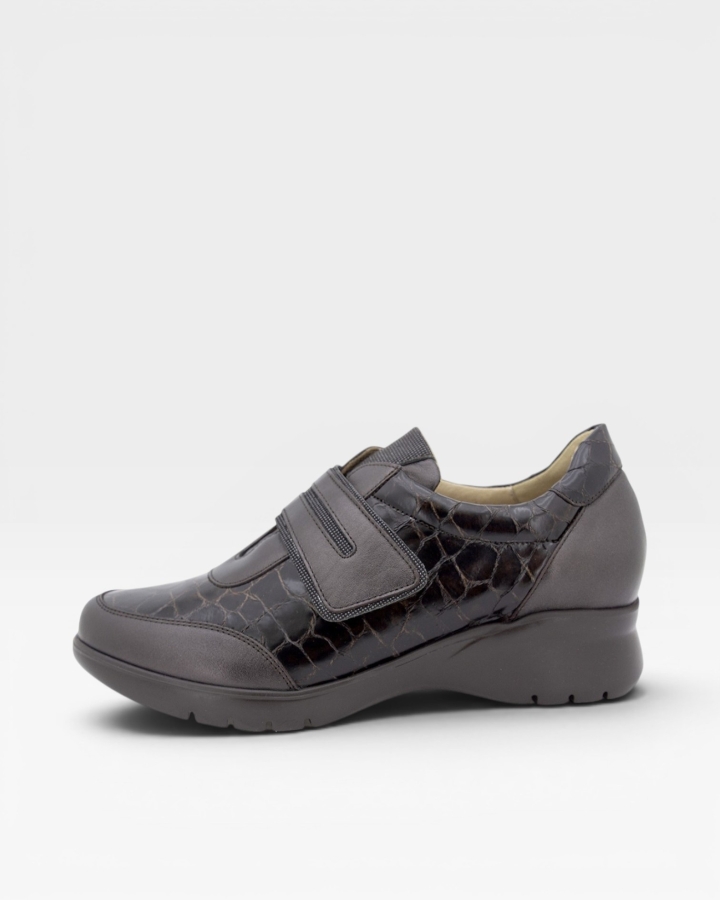 Zapato Tira Ajustable Nacarado Caoba 255852