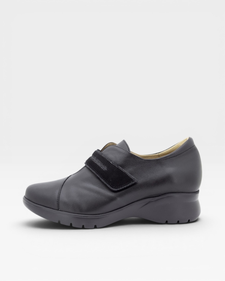 Zapato Tira Ajustable Piel Negro 255856