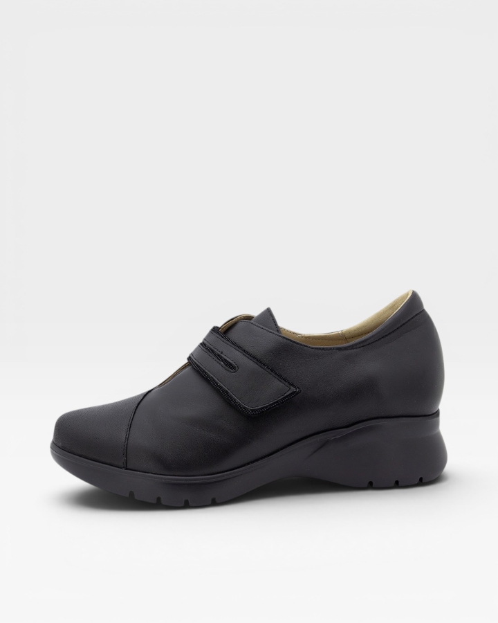 Zapato Tira Ajustable Piel Negro 255856