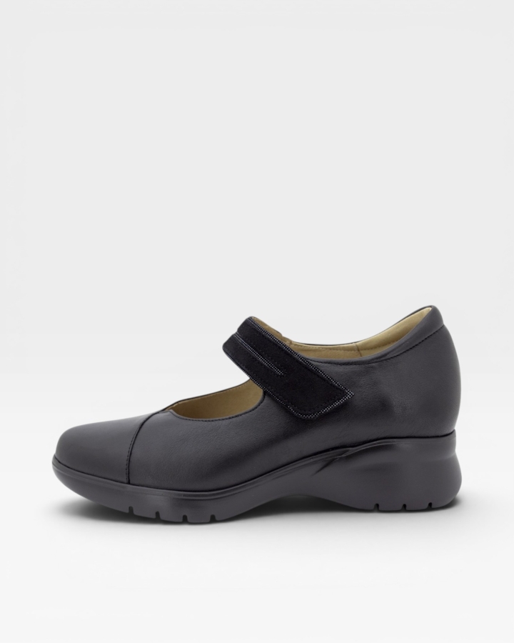 Zapato Tira Ajustable Piel Negro 255857