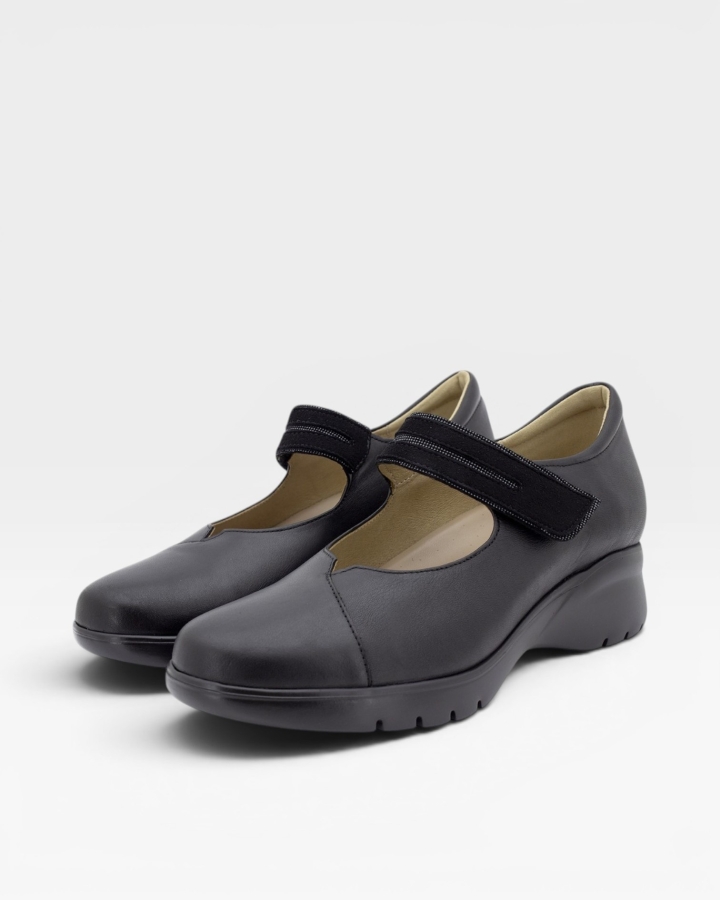 Zapato Tira Ajustable Piel Negro 255857